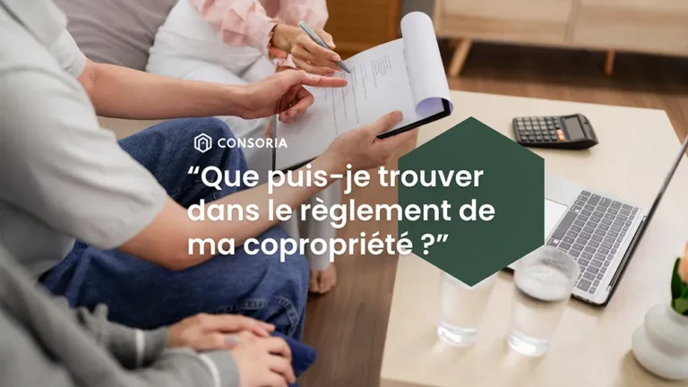 Photo de copropriétaires en train de lire le règlement de copropriété de leur immeuble